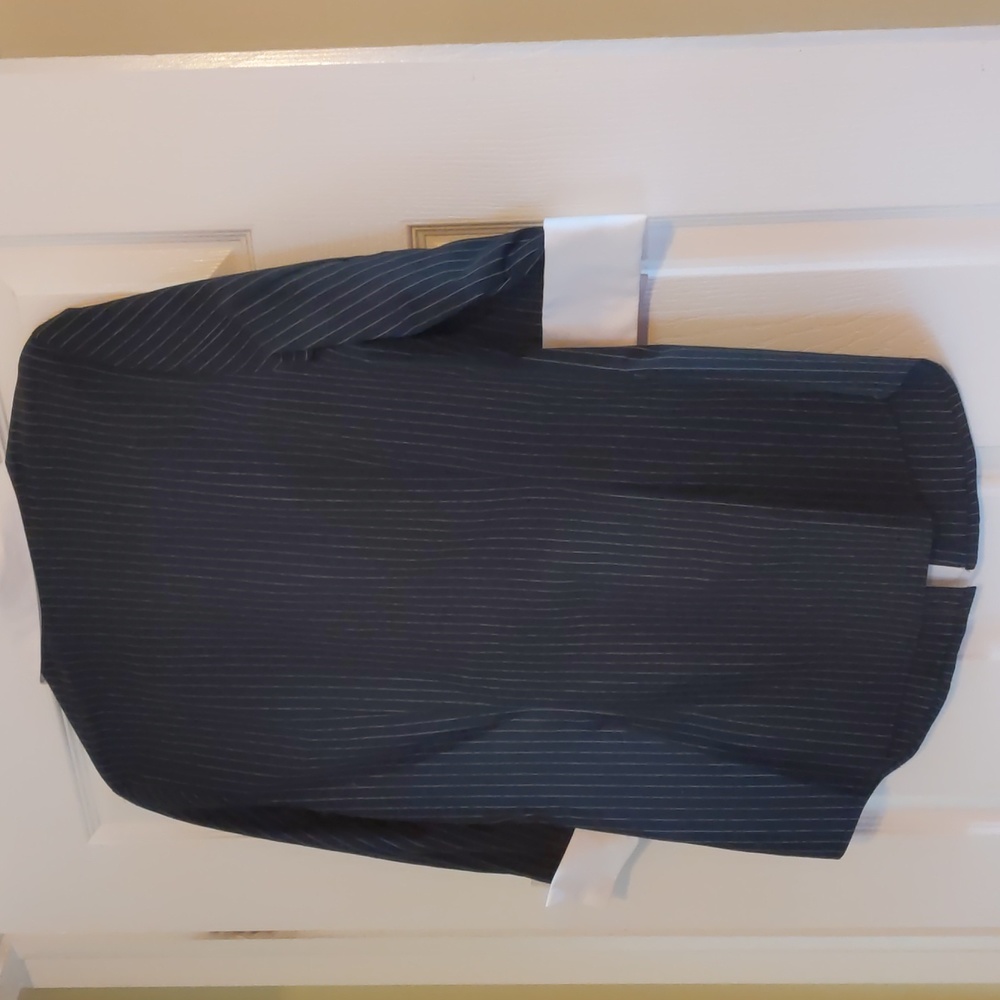 NWOT Worthington black pinstripe with white trim blouse large - Picture 6 of 6